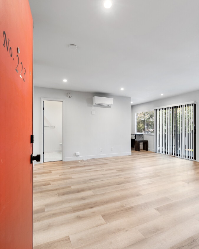 Floor Plan - Courtyard Studio