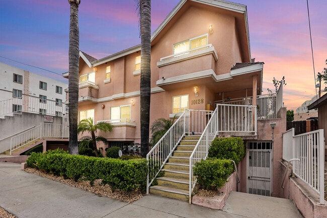 Building Photo - 10128 Hillhaven Ave Unit 105