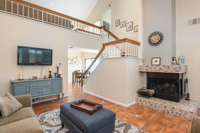 Photo - 4864 Sawyer Ave