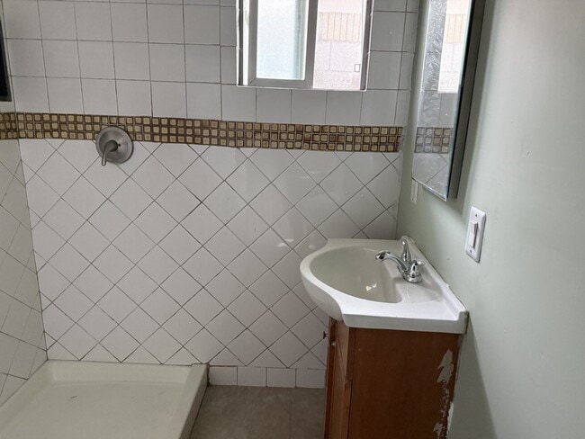 Photo - 525 E Hyde Park Blvd Unit A