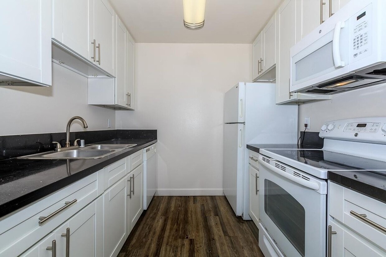Floor Plan - 2BD/1BA (W&D)