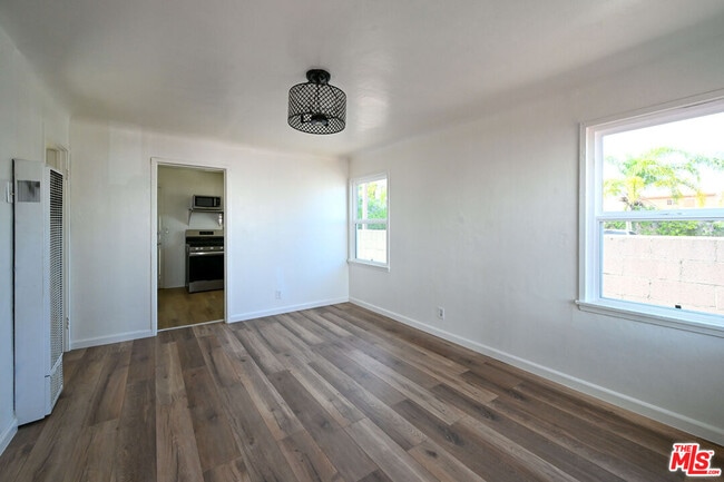 Photo - 4430 W 134th St Unit B