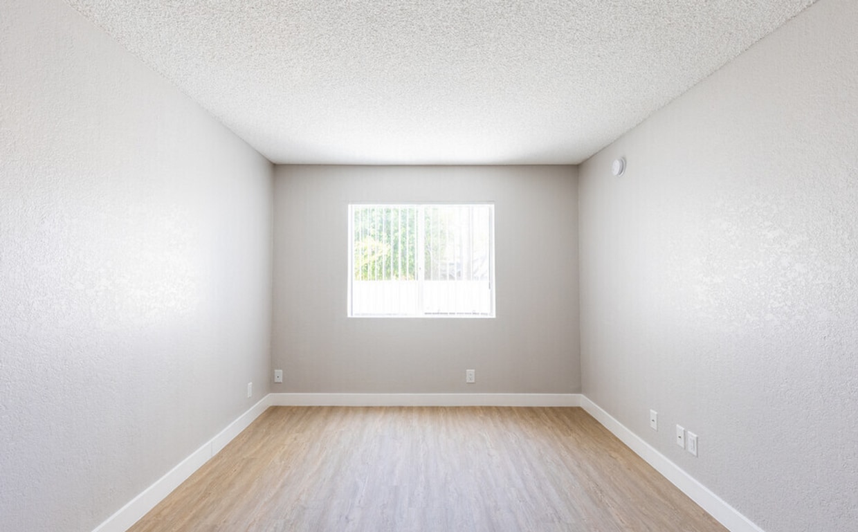 Floor Plan - 2 Bedroom/2 Bath Apartment for Rent in Korea Town