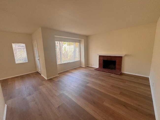 Photo - 2412 N Poinsettia Ave