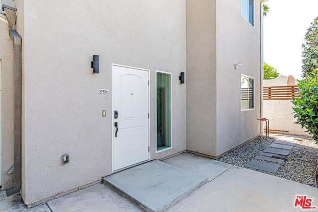 Photo - 5912 Satsuma Ave