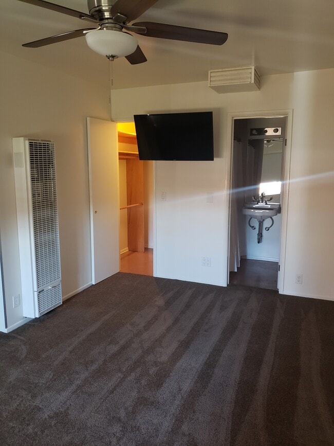 Photo - 10438 Irma Ave Unit 4