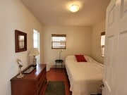 Queen Bedroom - 1814 Arizona Ave Unit 1814