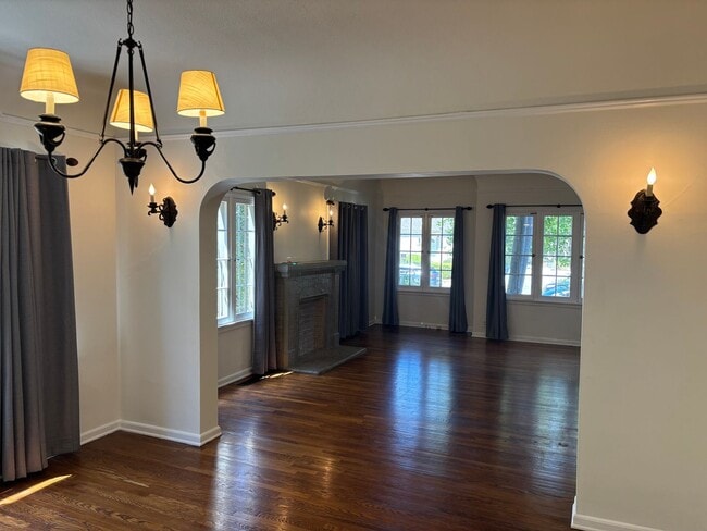 Photo - 6284-6286 Commodore Sloat Drive Unit 6286