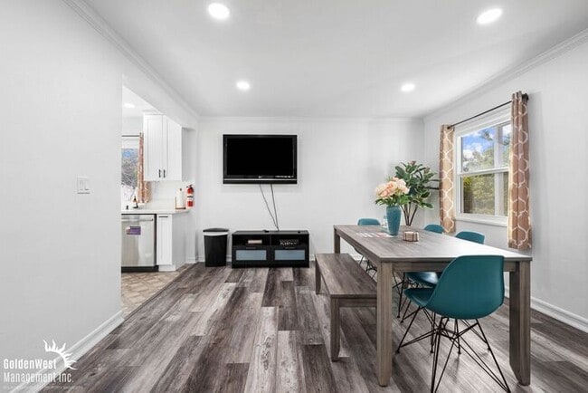 Building Photo - Modern 3Bdm 1Ba Unfurnished Downstairs Uni...