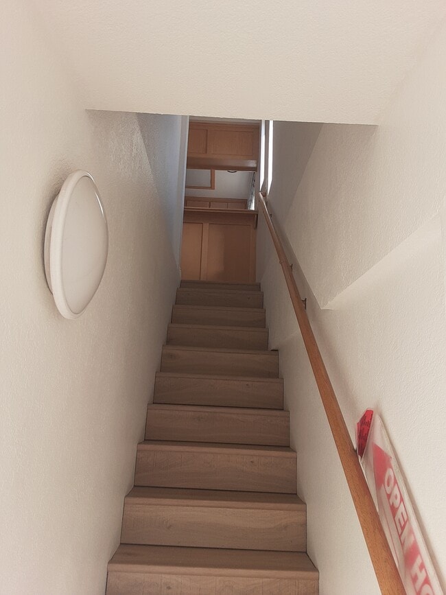 Building Photo - 512 Geneva Ave Unit AUD