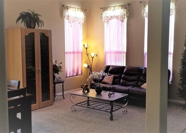 Photo - 43891 42nd St W