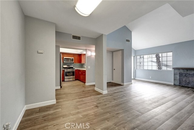 Photo - 20155 Keswick St