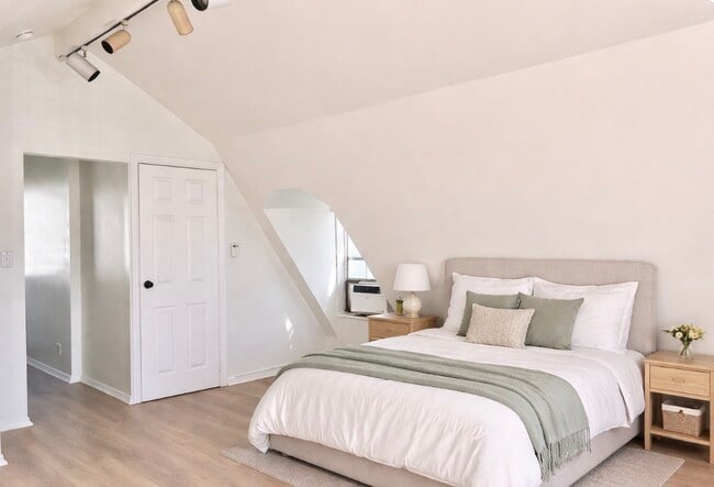 Photo - 459 N Alfred St