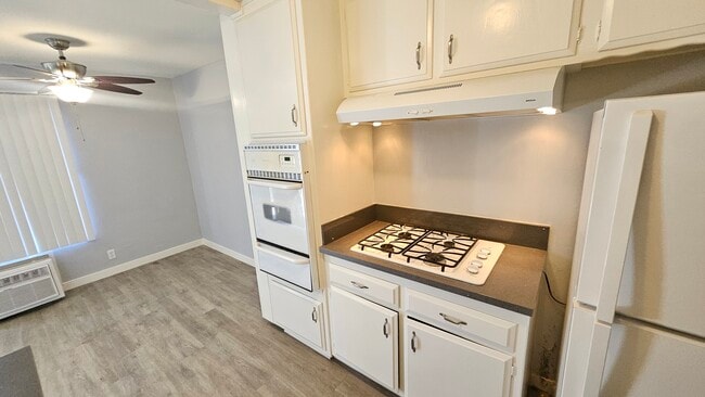 Photo - 545 Hayworth Ave Unit 207