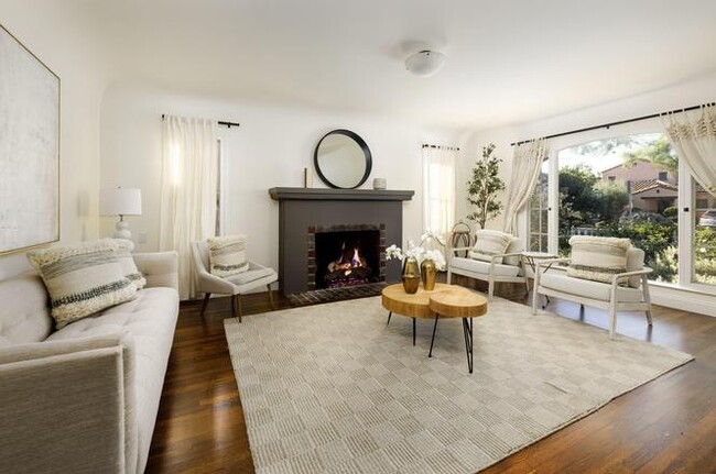 Photo - 907 W Pedregosa St