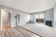 1BR, 1BA - 750SF - Living Room - Rollingwood