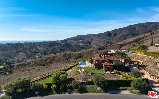 Photo - 6093 Murphy Way