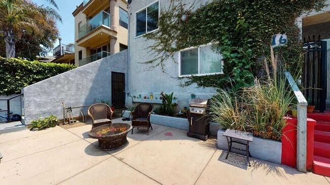 Photo - 14 Wavecrest Ave