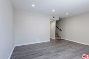 Photo - 11701 Oxnard St