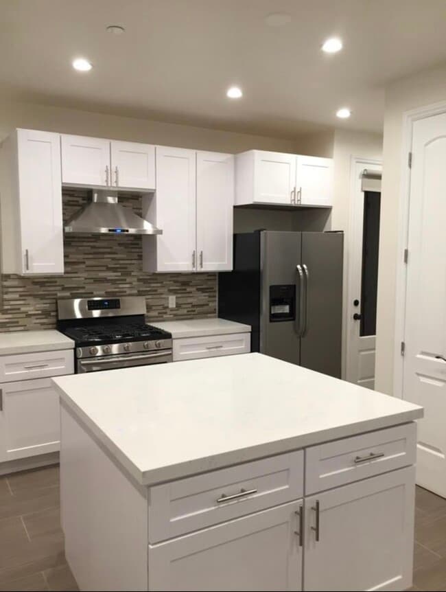 Photo - 541 Indiana St