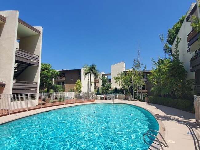 Building Photo - Beautiful Studio in the heart of Mission Valley with move-in special