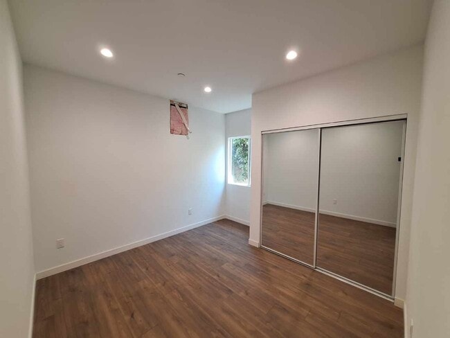 Building Photo - 14306 Osborne St Rental