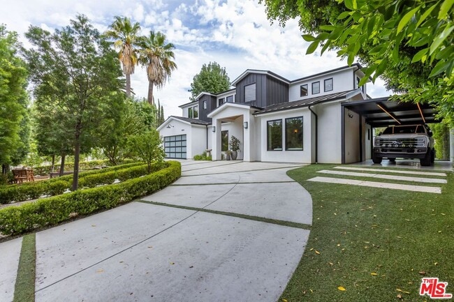 Building Photo - 18938 Wells Dr