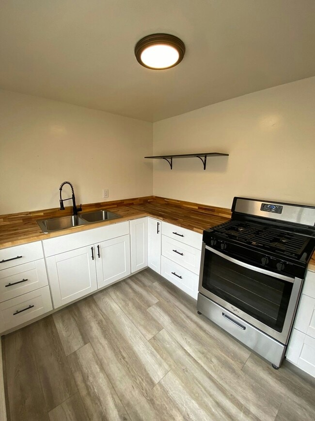 Photo - 3382 Eucalyptus Ave