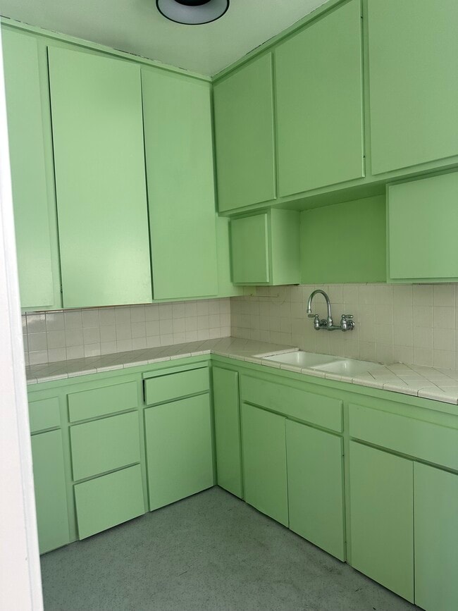 Photo - 358 N Gardner St Unit 356.5