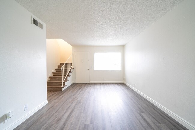 Building Photo - 1466 Bonair Rd Unit 73