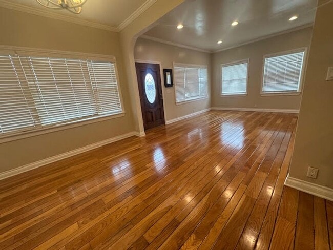 Modern 3 Bed, 2 Bath home - Modern 3 Bed, 2 Bath home