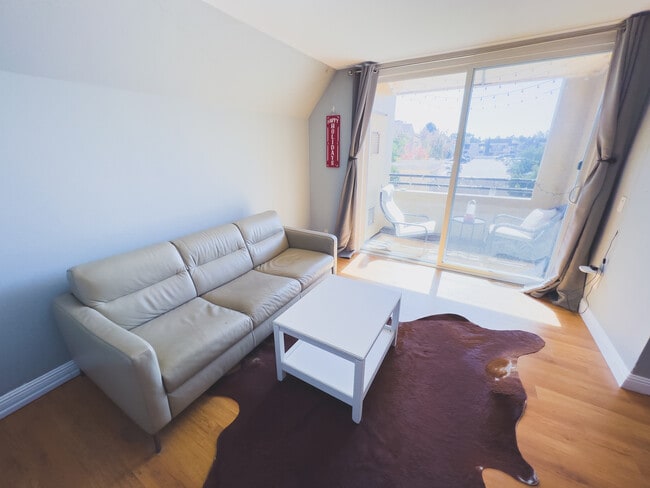 Photo - 3915 Nobel Dr