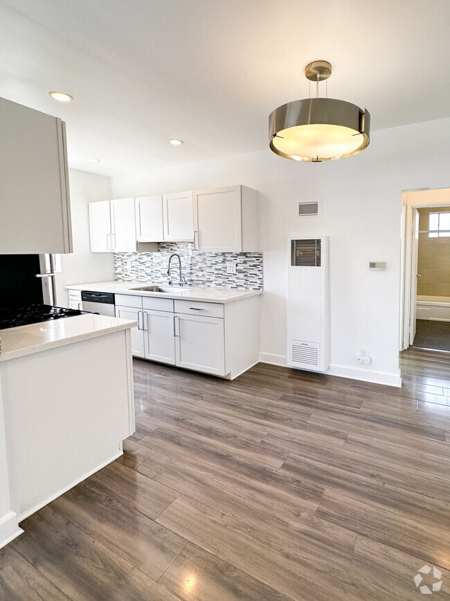 Building Photo - 319 Heliotrope Dr Unit 3 Rental