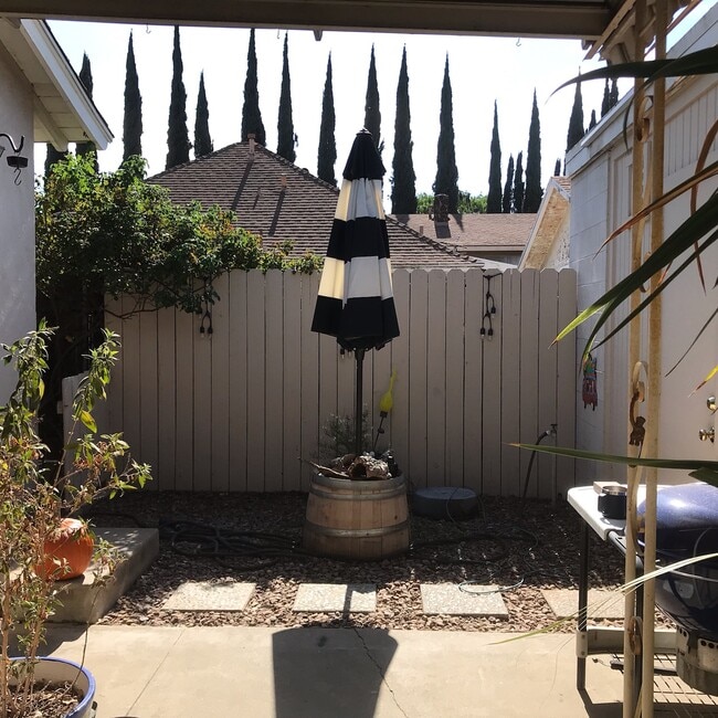 Photo - 237 Spring St