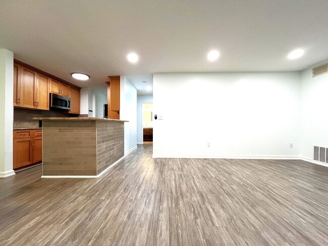 CHARMING 1BD/ 1BA AVAILABLE IN MISSION VAL... - CHARMING 1BD/ 1BA AVAILABLE IN MISSION VAL... Condo