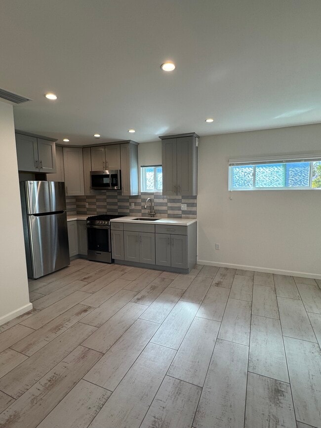 Photo - 10166 Petit Ave