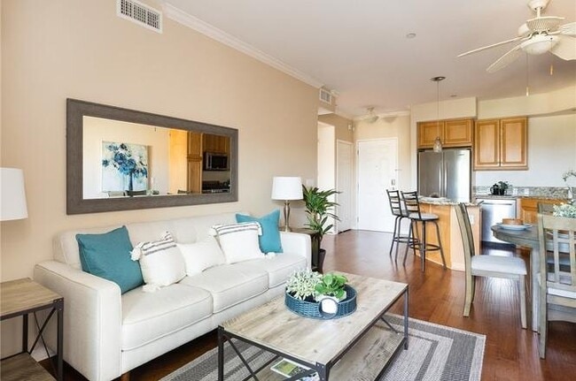 Building Photo - 21345 Hawthorne Blvd Unit 307