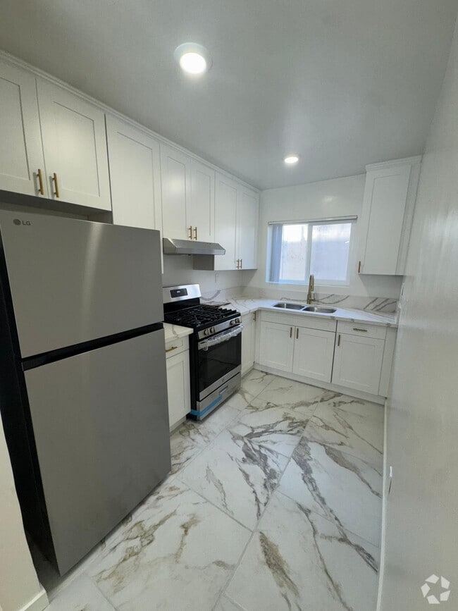Building Photo - 1757 N Serrano Rental