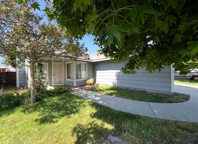 Photo - Charming Single story 3bed /2 bath newly renovated home