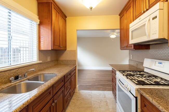 Photo - 1460 Gaviota Ave Unit 08