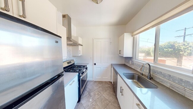 Photo - 4302 Garthwaite