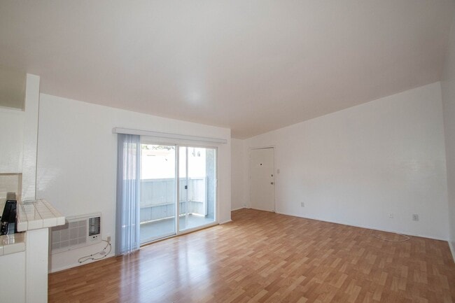 Photo - 15156 Dickens St Unit 06