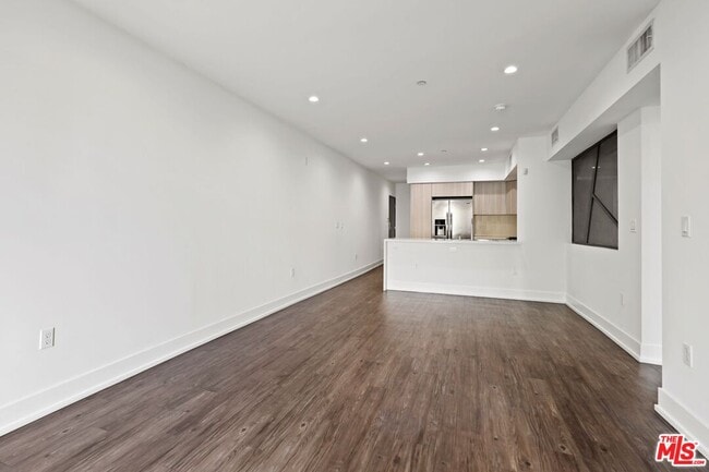 Photo - 409 Hayworth Ave Unit 201