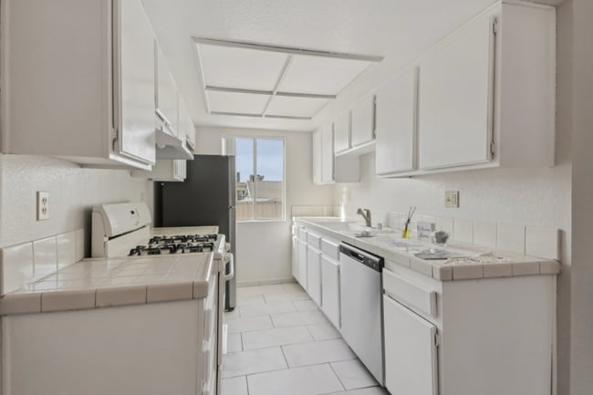 Photo - 700 E Cedar Ave Unit 104