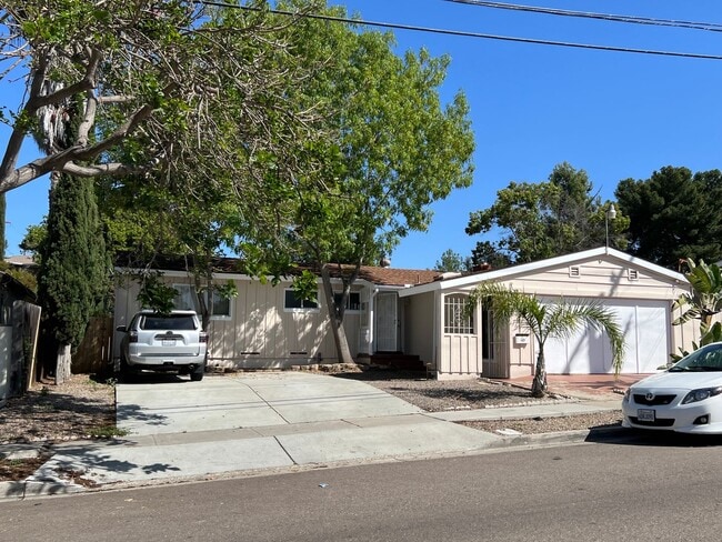 Photo - 6 Bedroom 3 Bathroom House  8 ppl MAX