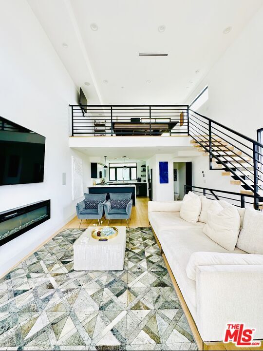 Photo - 11326 Victory Blvd