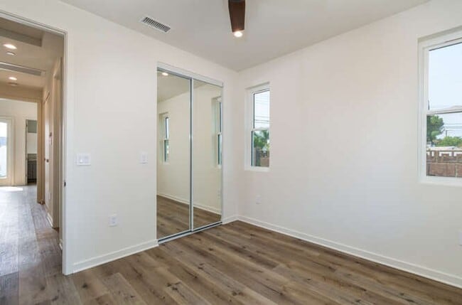 Building Photo - H012-KENWATER Unit 1