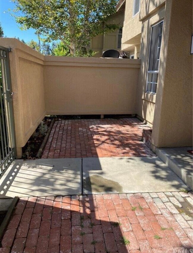 Photo - 14 Hillgate Pl