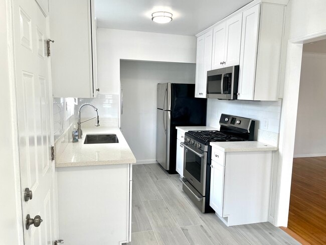 Kitchen #2 - 3412 Pearl St Unit 3412