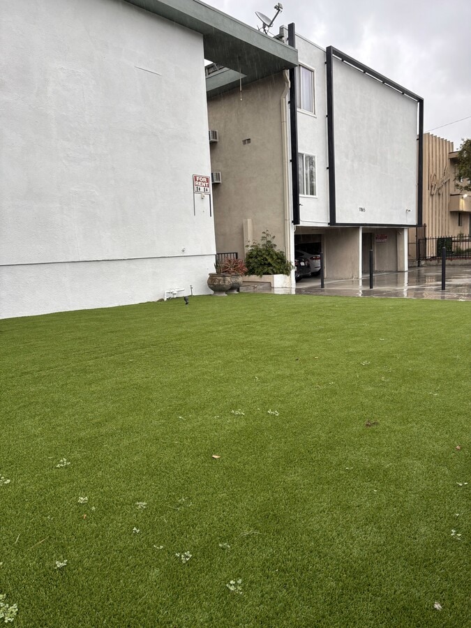 Photo - 11865 W Magnolia Blvd Unit 3